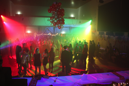 Discocrew drive-in show dj schoolfeest feest disco huren inhuren bruiloft den haag zuid-holland licht geluid